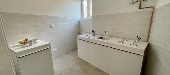 Квартира с 4 комнатами в Комо, Италия № 268854 4