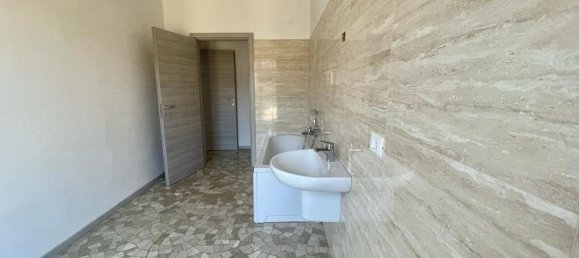 Квартира с 4 комнатами в Комо, Италия № 268854 33