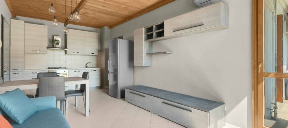 2 bedrooms Apartment in Milan, Italy No. 312498 3