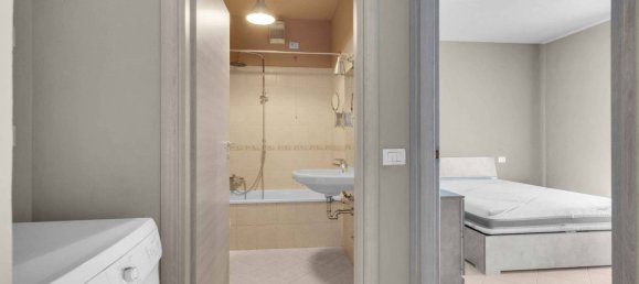 2 bedrooms Apartment in Milan, Italy No. 312498 6