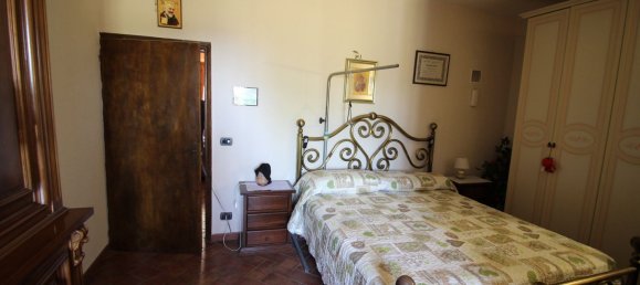 8 rooms House in Montespertoli, Italy No. 48949 7