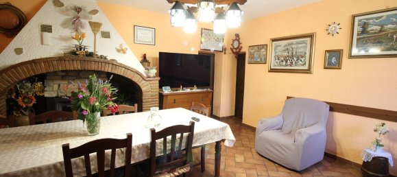 8 rooms House in Montespertoli, Italy No. 48949 5