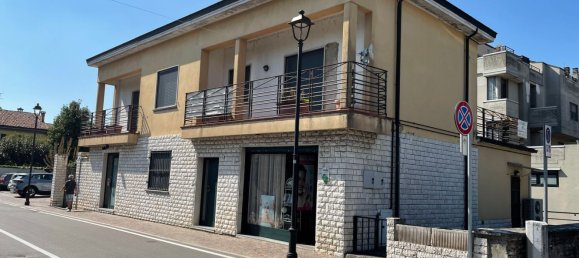 Дом с 4 комнатами в Баньоло Кремаско, Италия № 114593 2