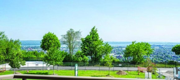 3 bedrooms Condo in Hamilton, Canada No. 566 2