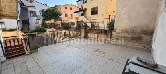 1-salle Propriété commerciale à Arezzo, Italy No. 300451 8