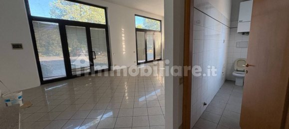 1-salle Propriété commerciale à Arezzo, Italy No. 300451 5
