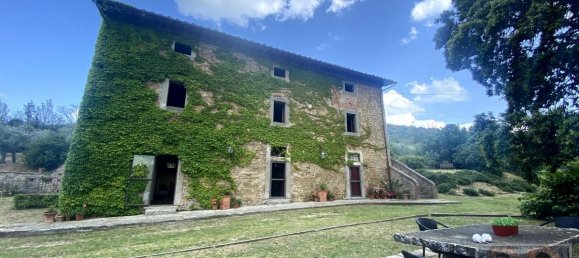4 bedrooms Villa in Cortona, Italy No. 398 5