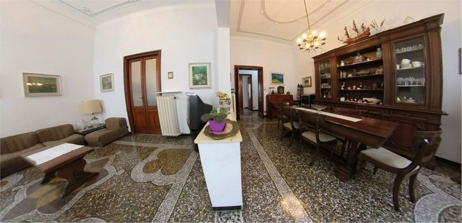 6 rooms Apartment in Rapallo, Italy No. 189168