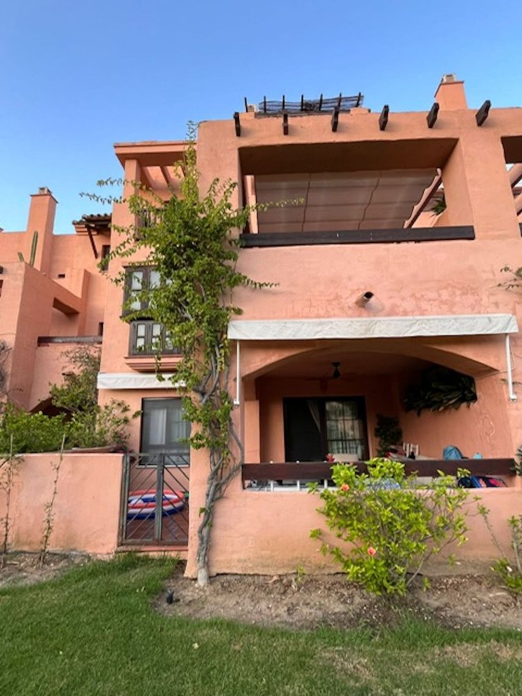 Apartamento de 2 dormitorios en Estepona, Spain No. 139276