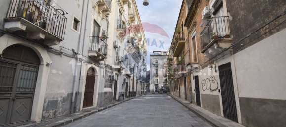 2 bedrooms Apartment in Catania, Italy No. 136718 16