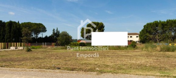 564m² Land in Garriguella, Spain No. 73566 6