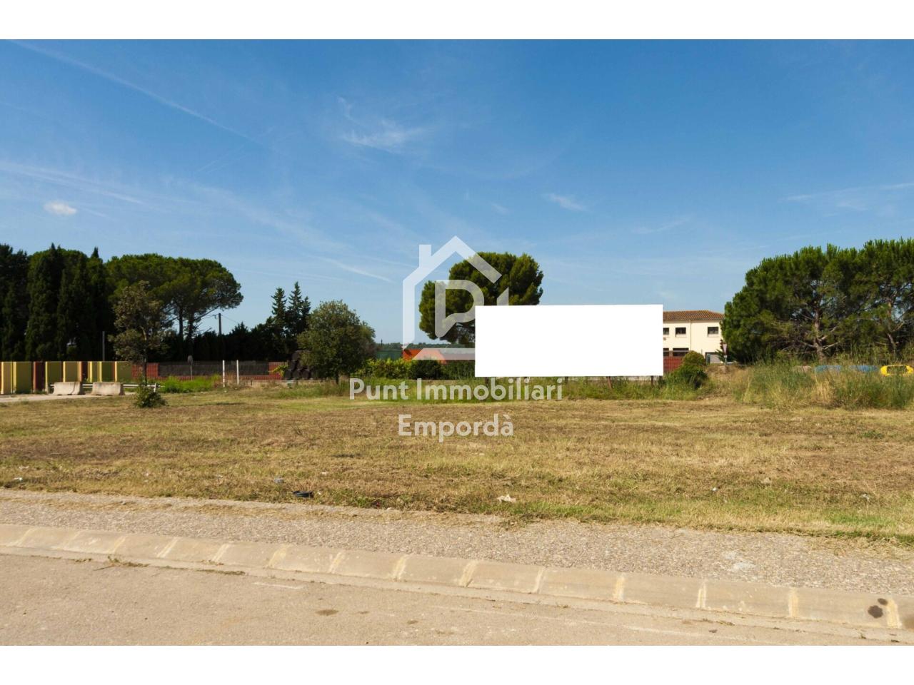 564m² Land in Garriguella, Spain No. 73566