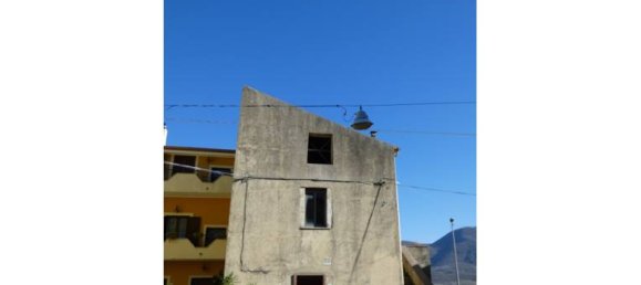 Дом с 5 комнатами в Сесто Кампано, Италия № 253266 2