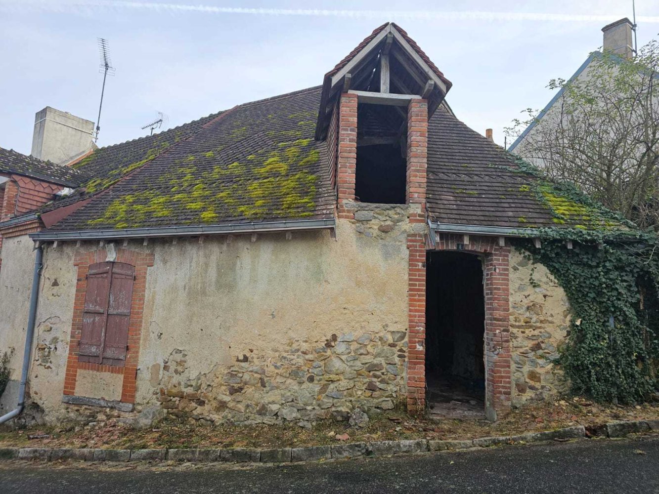 1 غرف نوم منزل في Dun-le-Poelier, France رقم 52217