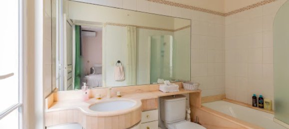 3 bedrooms Apartment in Paris, France No. 105876 13