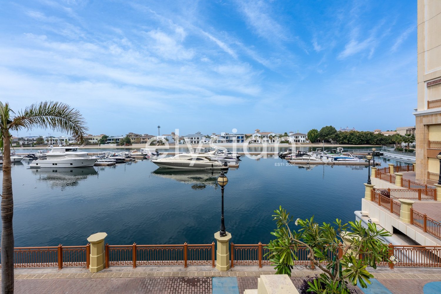 3 bedrooms Townhouse in Palm Jumeirah, UAE No. 96806