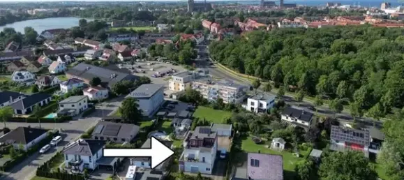 Здание с 8 комнатами в Stralsund, Германия № 234947 3