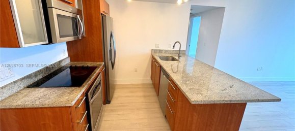 1 dormitorio propiedad comercial en alquiler en Miami, Miami-Dade, Florida, USA № 615240 15