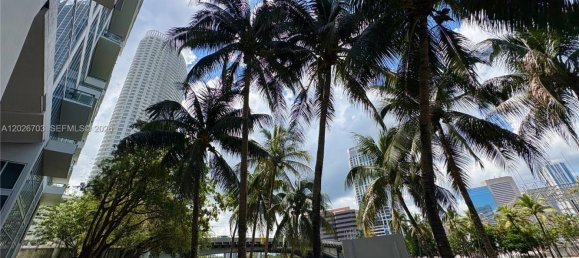 1 dormitorio propiedad comercial en alquiler en Miami, Miami-Dade, Florida, USA № 615240 2