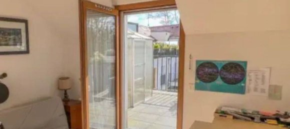 Dúplex de 2 dormitorios en Le Mesnil-Saint-Denis, France No. 354966 7