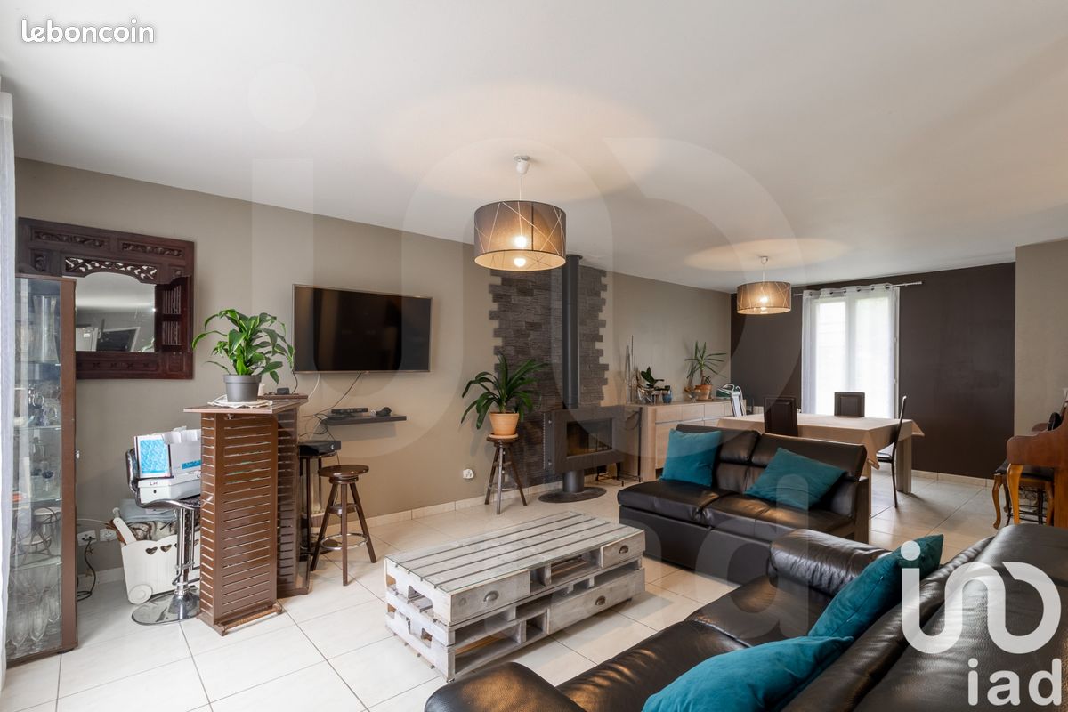 4 bedrooms House in Cuise-la-Motte, France No. 232664