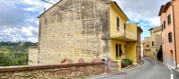 3 bedrooms Apartment in Montescudaio, Italy No. 103704 2