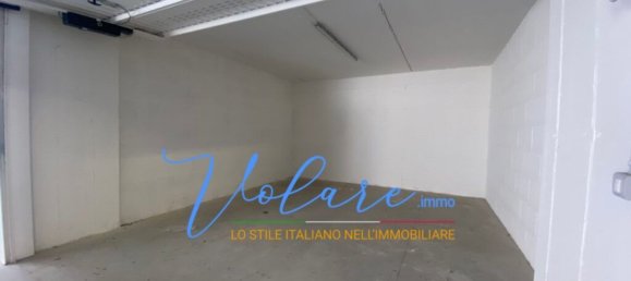 3 rooms Apartment in Rome, Italy No. 8679 24