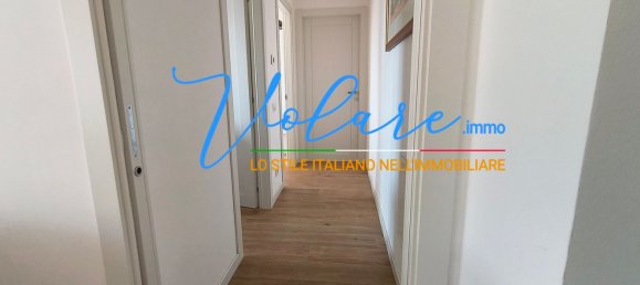 3 rooms Apartment in Rome, Italy No. 8679 14