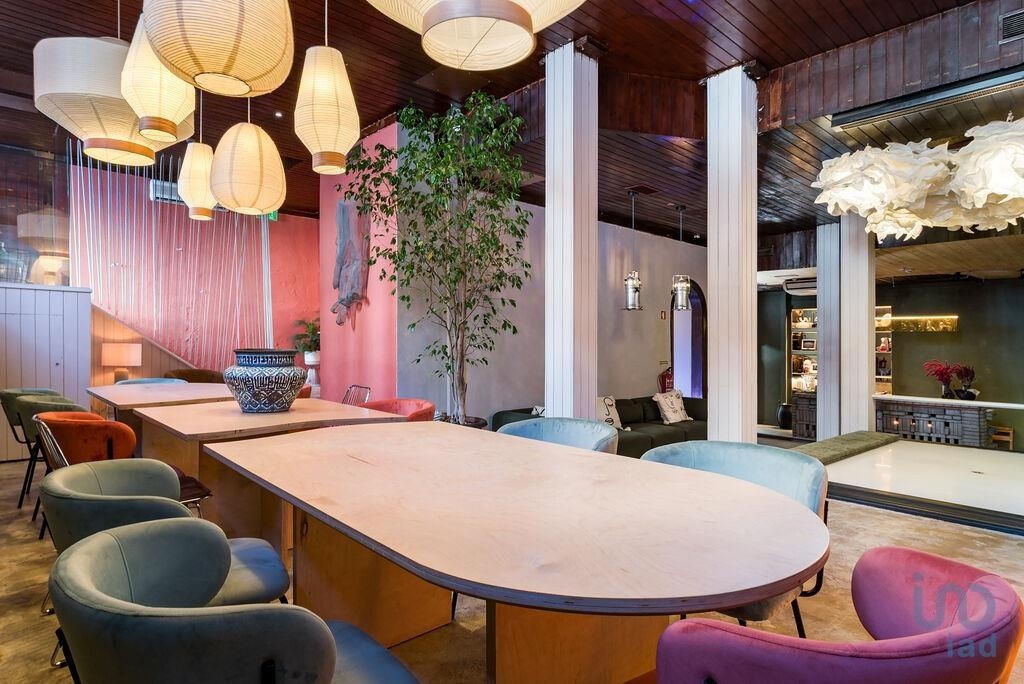 240m² Commercial property in Lisbon, Portugal No. 214857