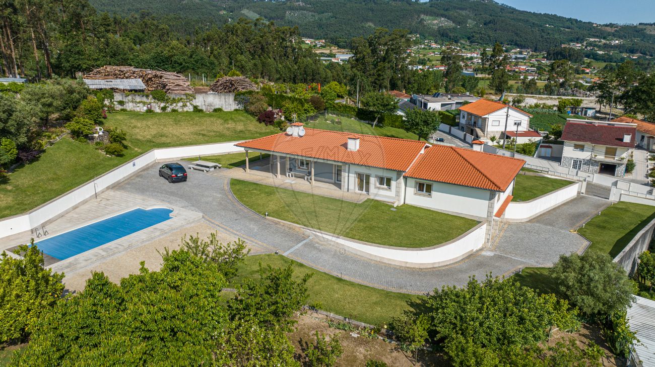 4 bedrooms House in Guimaraes, Portugal No. 178744
