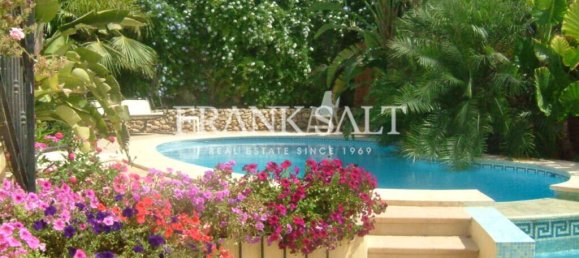 4 bedrooms Villa in Bahar ic-Caghaq, Malta No. 3282 4