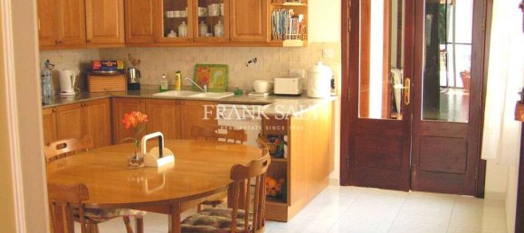 4 bedrooms Villa in Bahar ic-Caghaq, Malta No. 3282 8