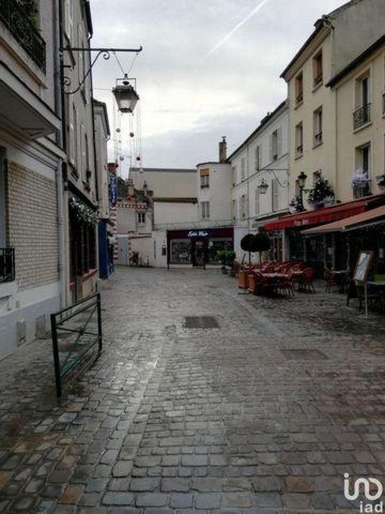 مكتب في Fontainebleau, France 33متر مربع رقم 19488
