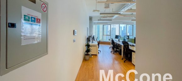 98.29m² Office in Jumeirah Lake Towers, UAE No. 26520 2