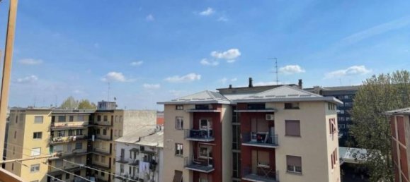 2 bedrooms Apartment in Novara, Italy No. 47130 3