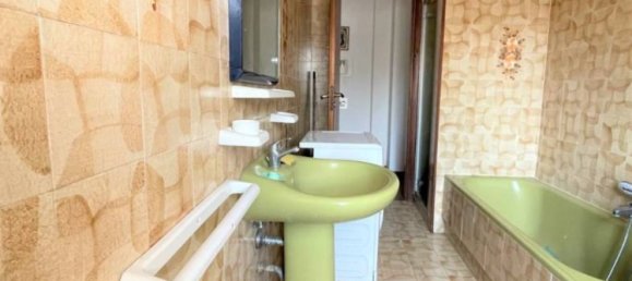 2 bedrooms Apartment in Novara, Italy No. 47130 9