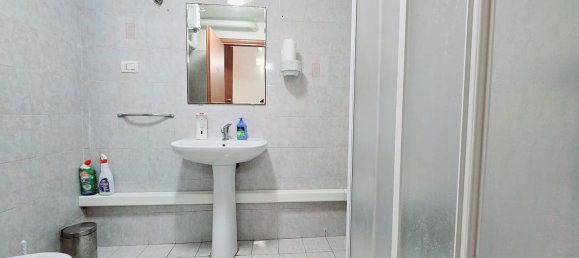 200m² Commercial property in Rome, Italy No. 93501 15