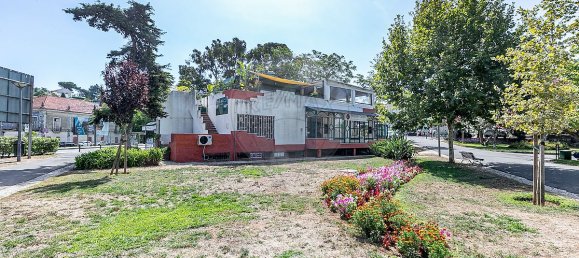 205m² Commercial property in Oeiras, Portugal No. 58654 22