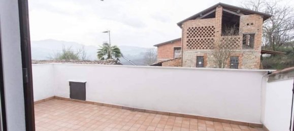 6 rooms House in Salsomaggiore Terme, Italy No. 251131 4