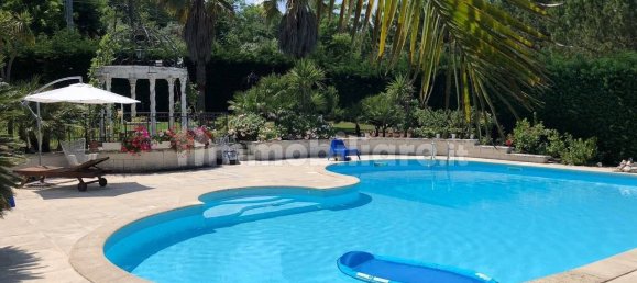 4 bedrooms Villa in Cappelle sul Tavo, Italy No. 339786 11