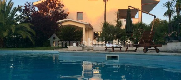4 bedrooms Villa in Cappelle sul Tavo, Italy No. 339786 10