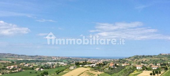 4 bedrooms Villa in Cappelle sul Tavo, Italy No. 339786 6