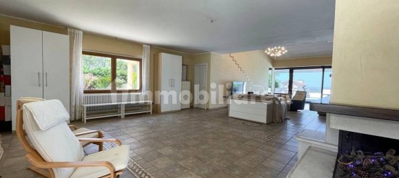 4 bedrooms Villa in Cappelle sul Tavo, Italy No. 339786 8