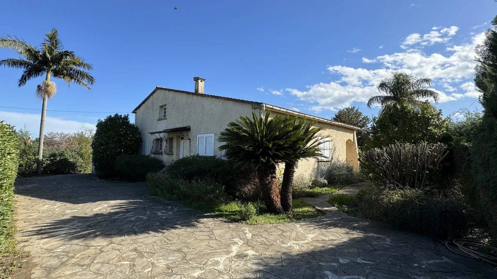 6 bedrooms Villa in Santa-Lucia-di-Moriani, France No. 62771