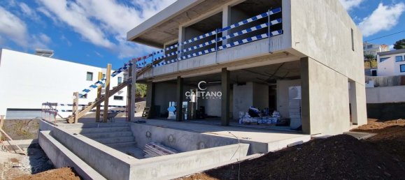 3 bedrooms Villa in Calheta, Portugal No. 141244 8