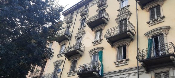 3 bedrooms Apartment in Turin, Italy No. 378889 2