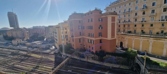 4 rooms Apartment in Genoa, Italy No. 107591 2