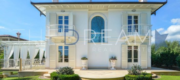 5 bedrooms Villa in Forte dei Marmi, Italy No. 35781 2