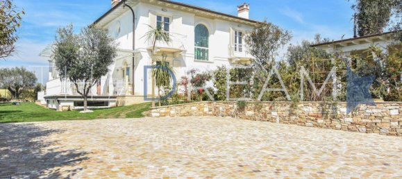 5 bedrooms Villa in Forte dei Marmi, Italy No. 35781 6