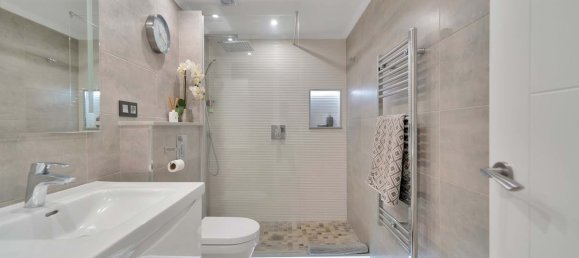 2 bedrooms Apartment in Benahavis, Spain No. 180649 7